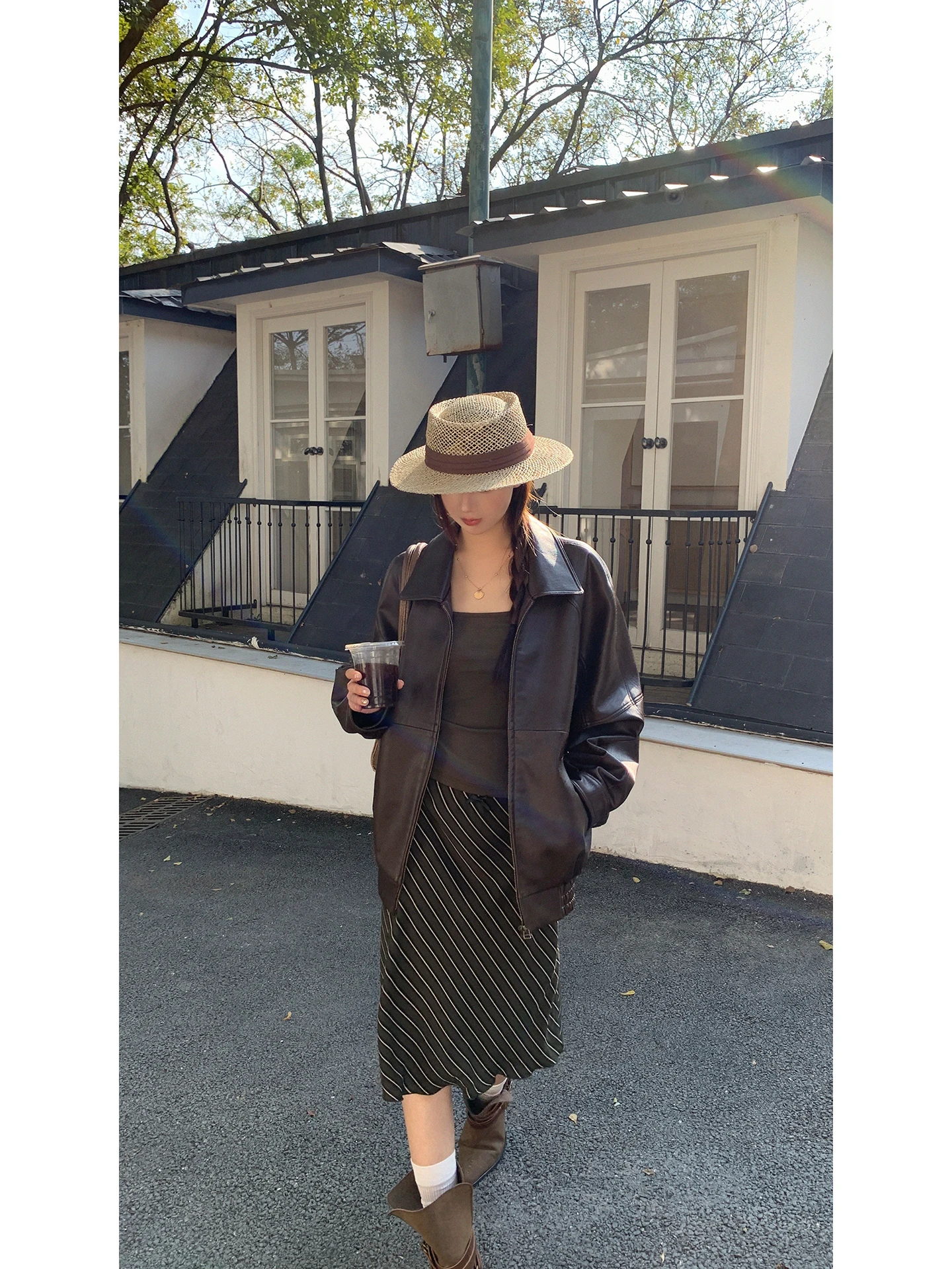 レッドセレブリティクラブ レディース レザージャケット 2026年春 クールスタイル コーヒーカラー 高品質PUレザーコート 長袖ジッパー