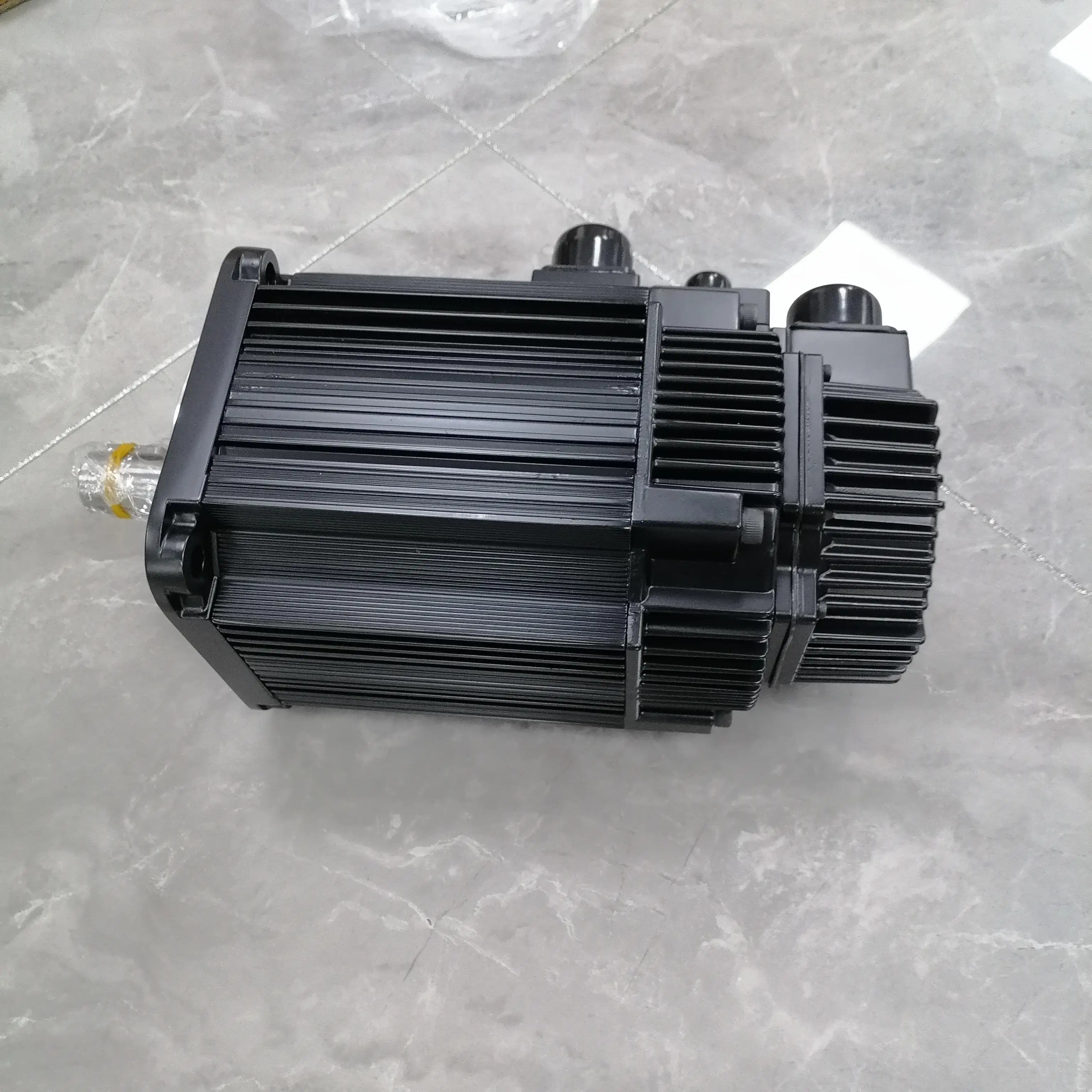 SGMGH-13DCA6H New Original CNC Yaskawa Servo Motor SGMGH-13DCA6H