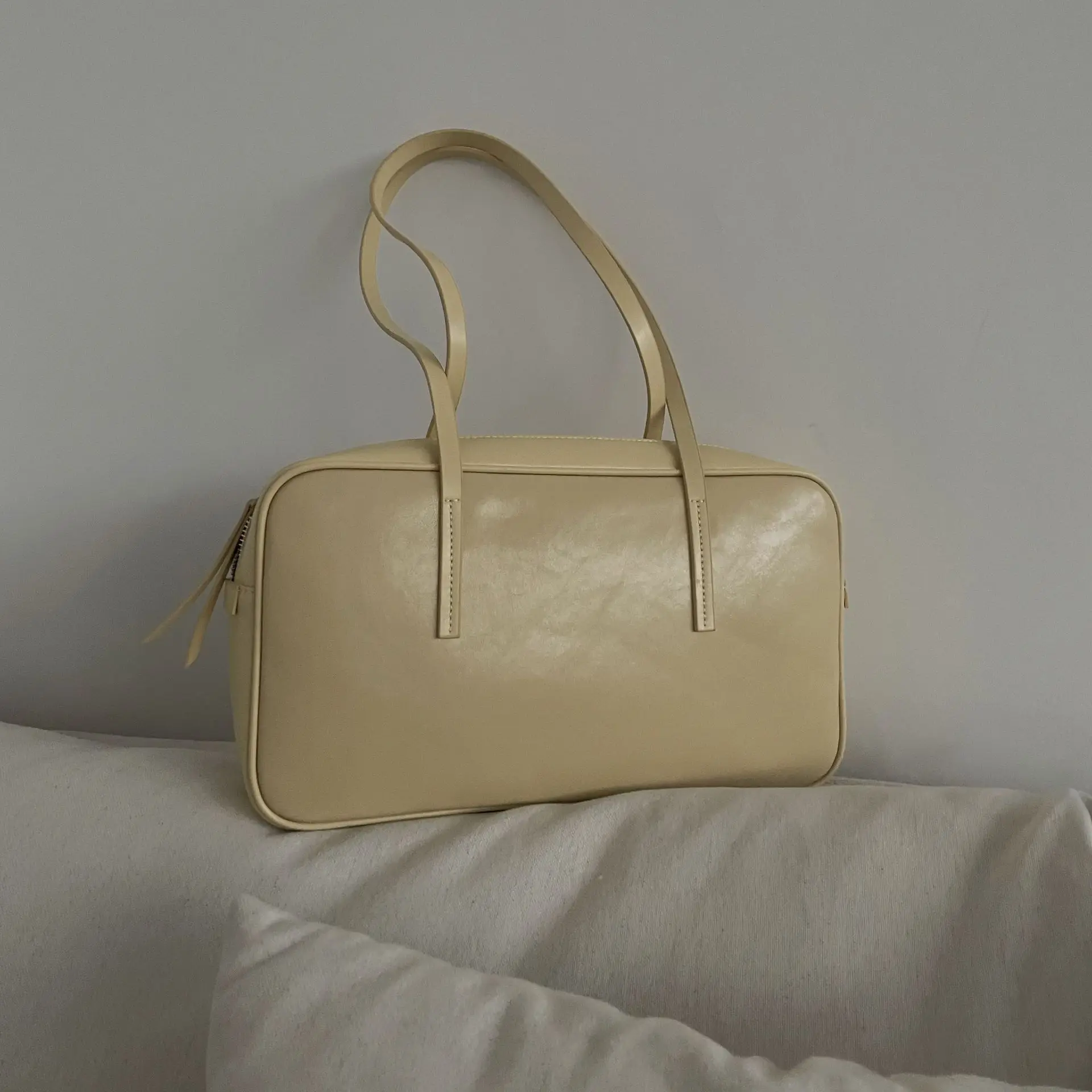 Withered French Fashion Medieval Style Retro Texture Oil Wax Cowhide Underarm Bag Boston Bag Large Capacity Shoulder Bag Women