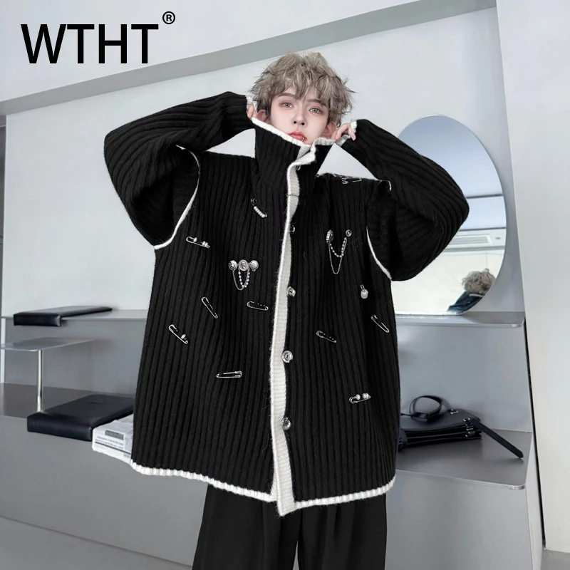 

WTHT Fashion Men's Spliced Metal Design High Street Knit Sweater Trendy Single Breasted Loose Coats Male 2025 Autumn 2A2072