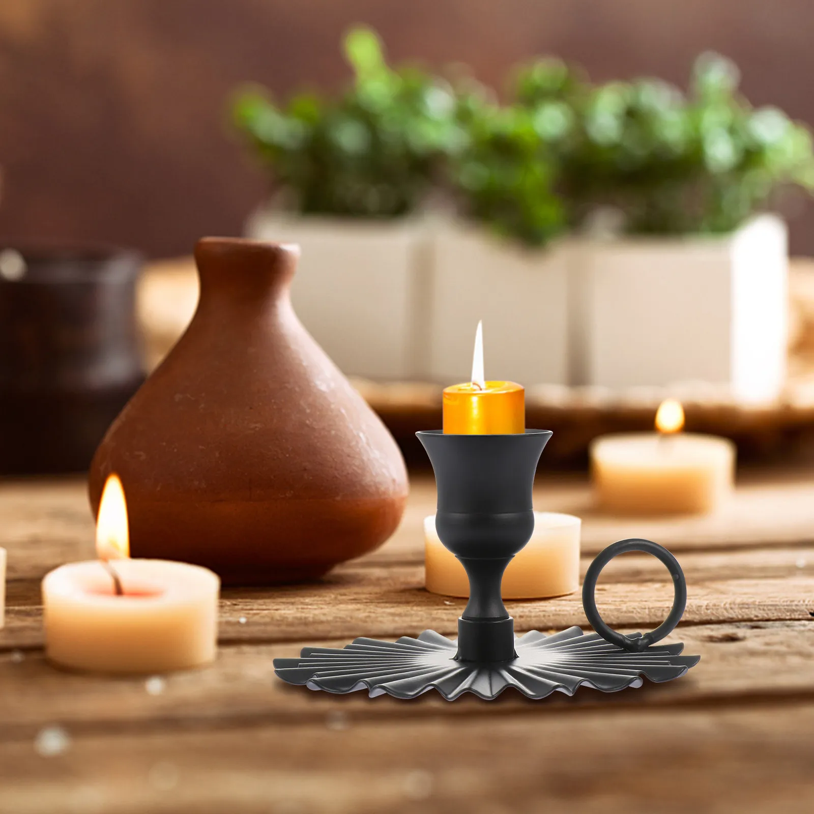 1Pcs Unique Iron Craft Fan Modeling Candleholder Delicate Metal Candlestick for Home Decoration Scene Layout Creative Fan