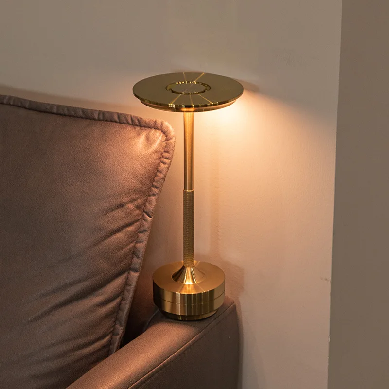 Retro USB ricaricabile Bar lampada da tavolo camera da letto lampada da comodino luce Hotel di lusso Led piccola lampada da notte lanterna da campeggio all'aperto