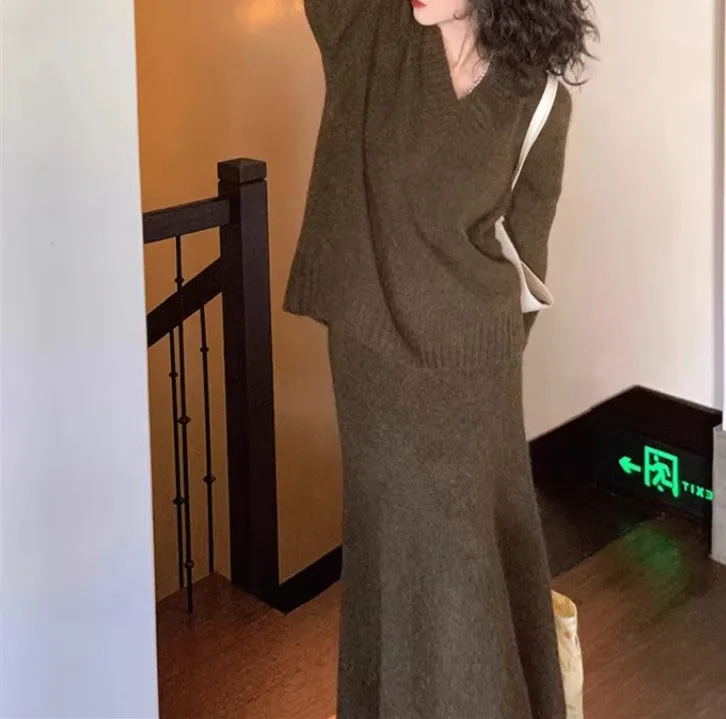 

Knitted Fishtail Skirt Sweater Set Women's Autumn and Winter New Loose Sweater Two-piece Set
