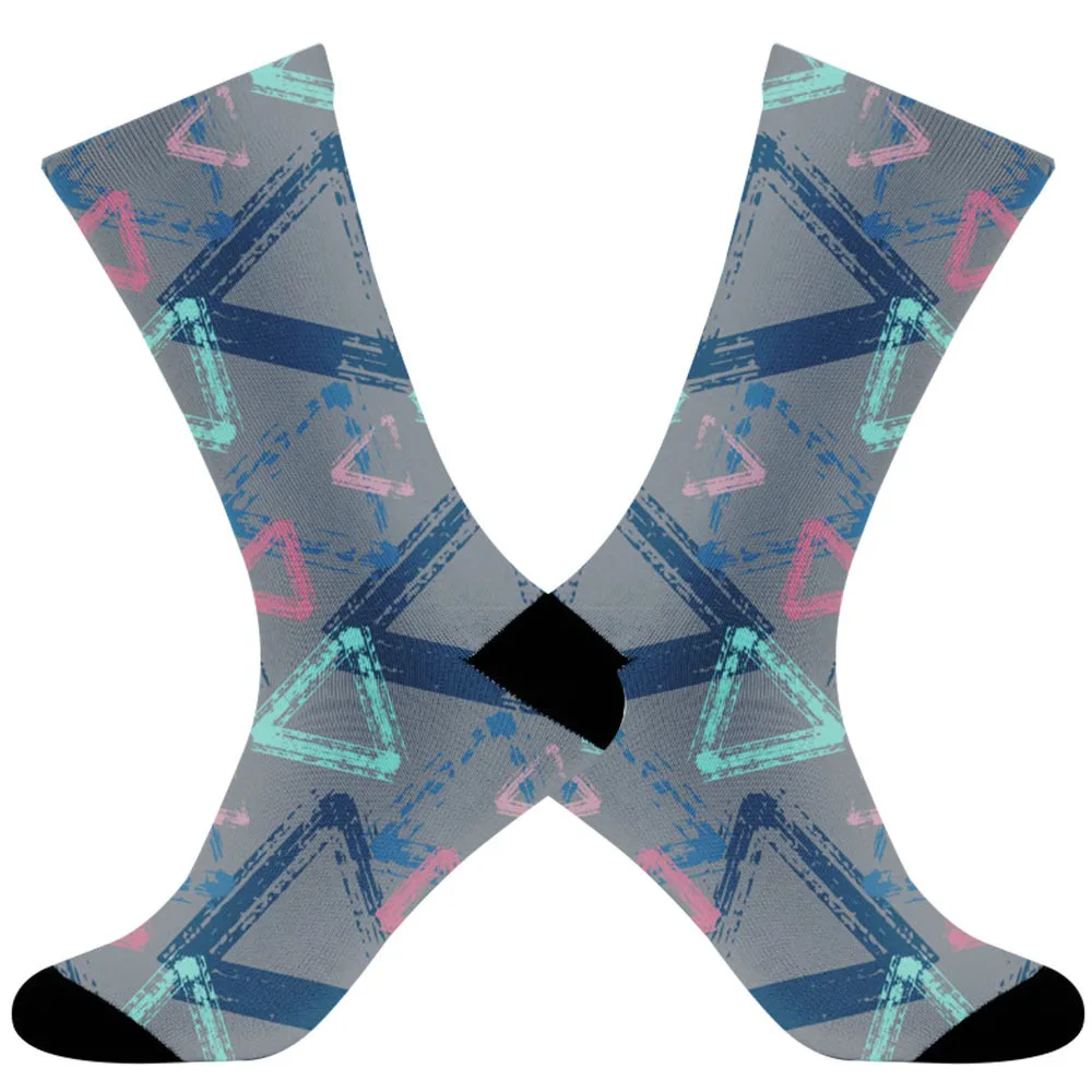 2025년 신형 통기성 아이스 실크 소재, 발에 달라붙지 않는 스포츠 쿨링, 스프레이 페인팅 양말로 시원한 경험을 선사합니다.