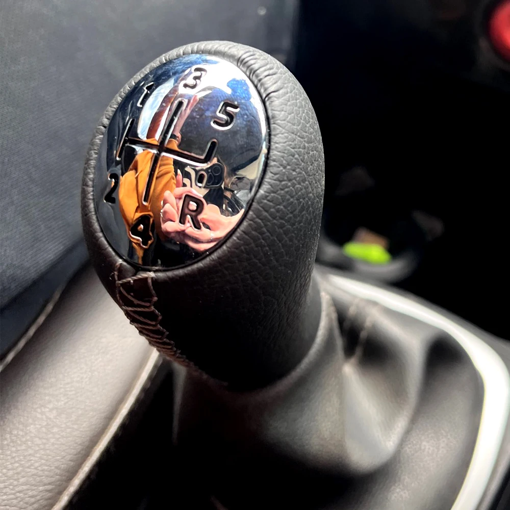Black Gray Stitch Chromed Cap MT Gear Shift Knob for Renault Scenic II MK2 Megane 2 MK2 MK Clio III MK3 Shifter Headball Pen Arm