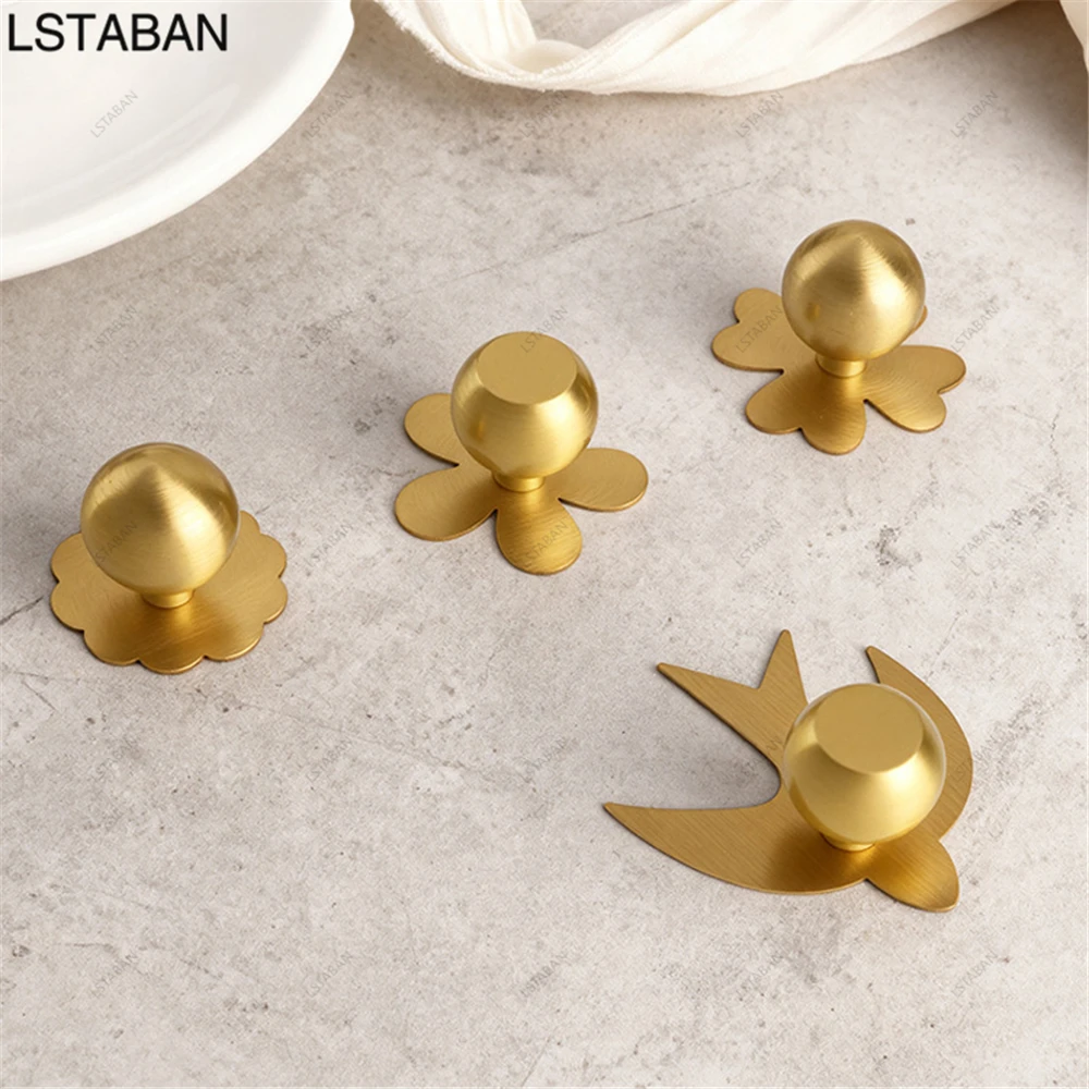 French Style Affordable Luxury Gold Kitchen Cabinet Handle Pure Copper Single Hole Door Knob Unique Creative Brass Drawer Pull
