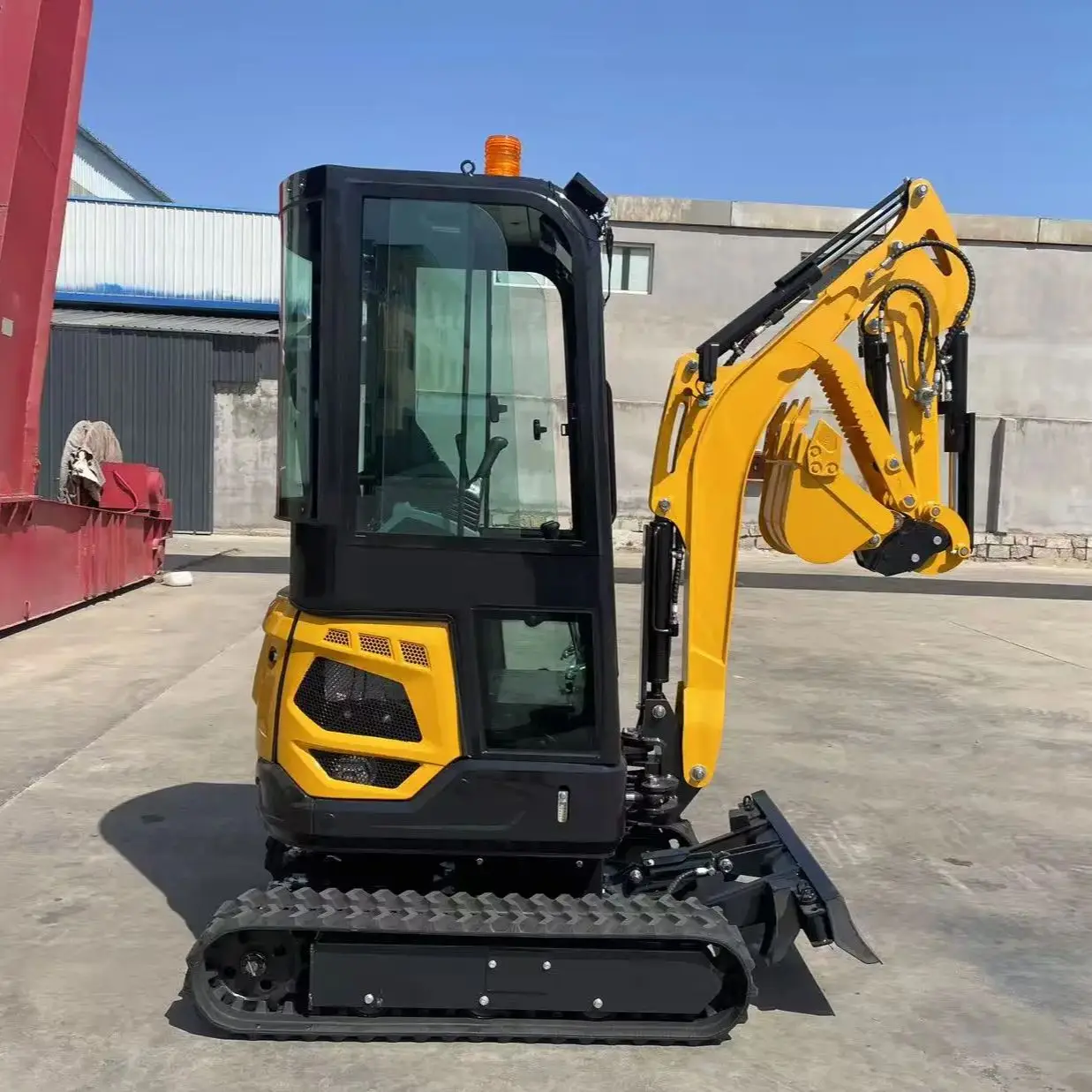 

Reduce working hours. High top hydraulic tracked small excavator with 1.8 tons customized body color