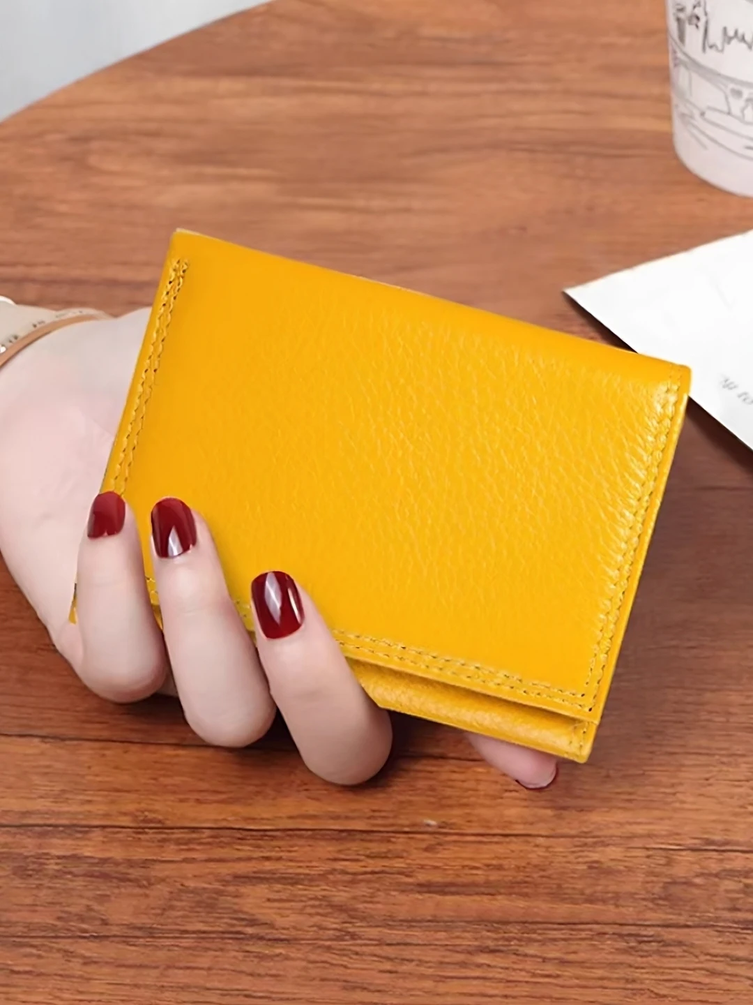 portefeuille-court-trois-compartiments-bhj-pour-femme-en-cuir-de-vachette-pleine-fleur-jaune-avec-compartiment-a-monnaie-design-simple-et-tendance-grande-fente-pour-billets