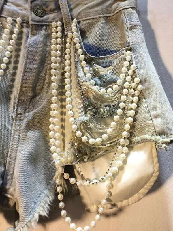 

Европейское жемчужное ожерелье ручной работы с бусинами и цепочкой, женские джинсовые шорты с дырками, модные универсальные повседневные короткие джинсы трапециевидной формы с высокой талией