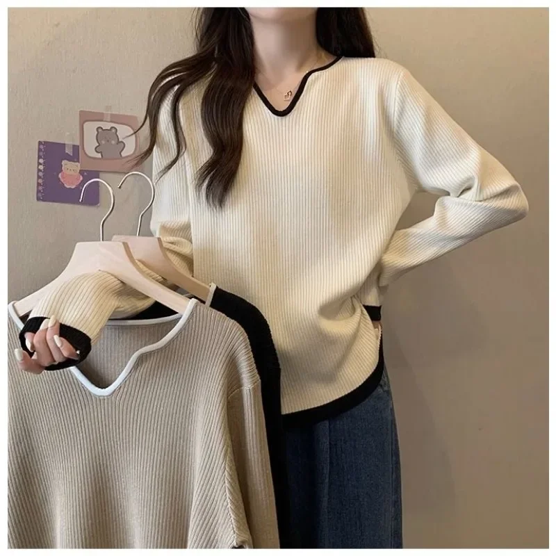 Long Sleeved Bottom T-shirt for Women in SpringAutumnand WinterPaired with New Loose and Slimming Oversized Clothes for Women