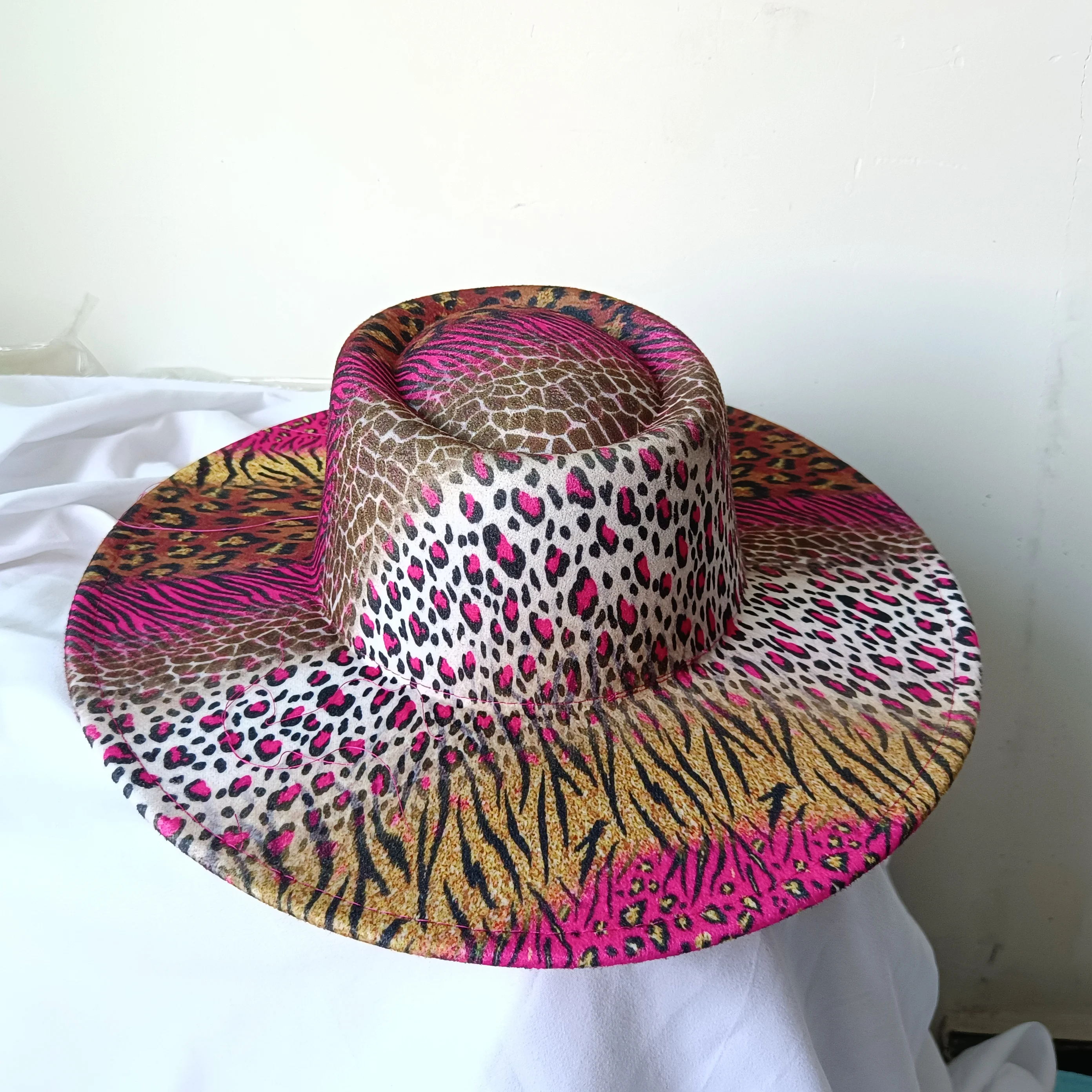 9.5cm rose red leopard print fedora hat 2022 new wide brim bump hat men and women fashion unique style ladies fedora hat men