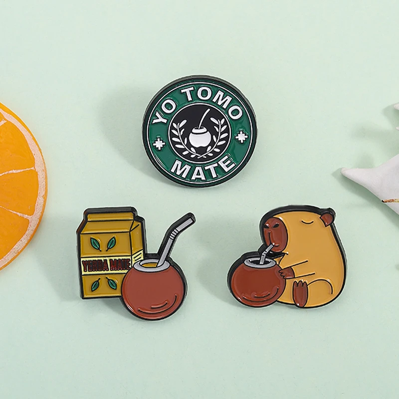 YO TOMO MATE Broches de Esmalte de Yerba Mate con Lindas Capibaras Bebiendo Mate, Insignias para Solapa y Mochila, Joyería, Regalos para Amigos