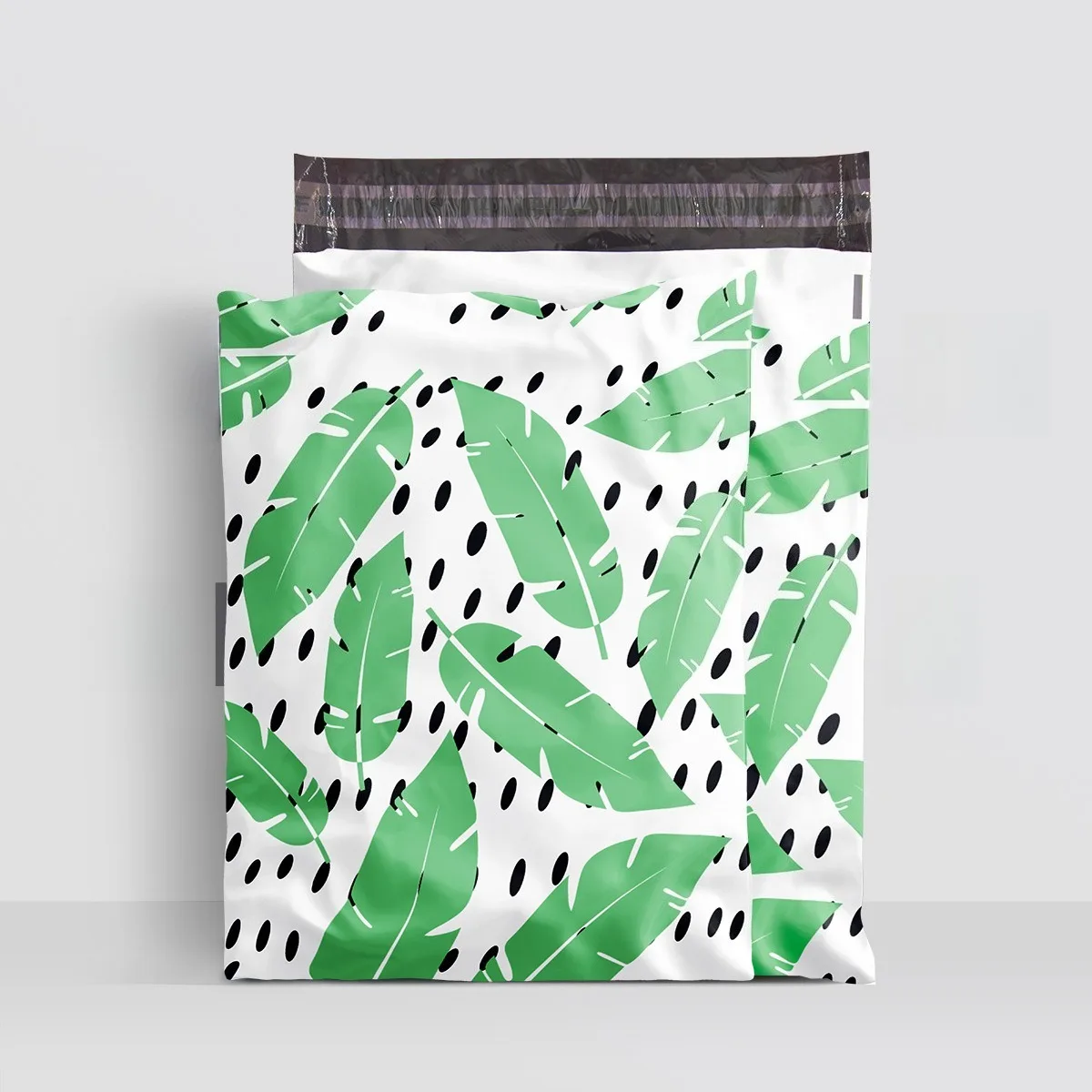 

9.5x13.5 Inch Tropical Leaf Poly Mailers Green Banana Leaf Design Self-Sealing Waterproof Shipping Bags for Packaging Envelopes