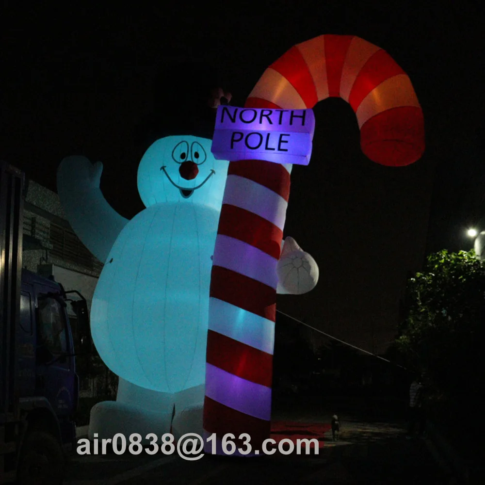 Muñeco de nieve helado inflable gigante para exteriores con bastón de caramelo, globo de dibujos animados de muñeco de nieve iluminado grande para decoración navideña