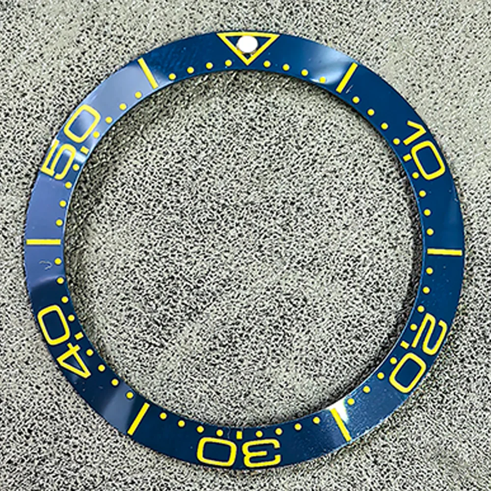 سلسلة ساعات الغوص 38 ملم إطار سيكو المعدل NH35 مرصع باللون الأخضر المضيء 38 ملم مع إطار سيراميك