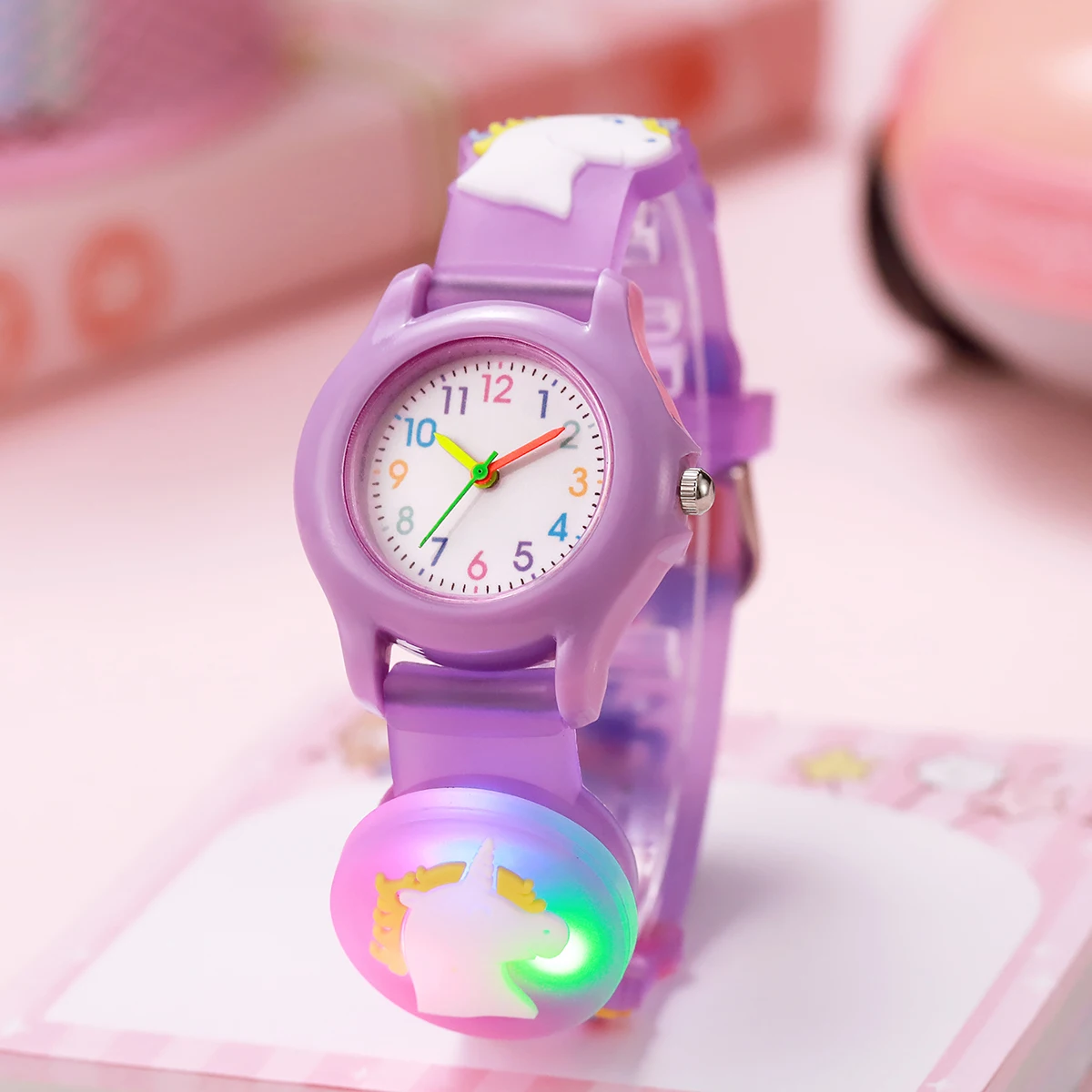 لطيف الكرتون يونيكورن سيليكون حزام اللون مقياس مضيئة الأطفال كوارتز ساعة للأطفال هدية عيد ميلاد، هدية عيد الميلاد