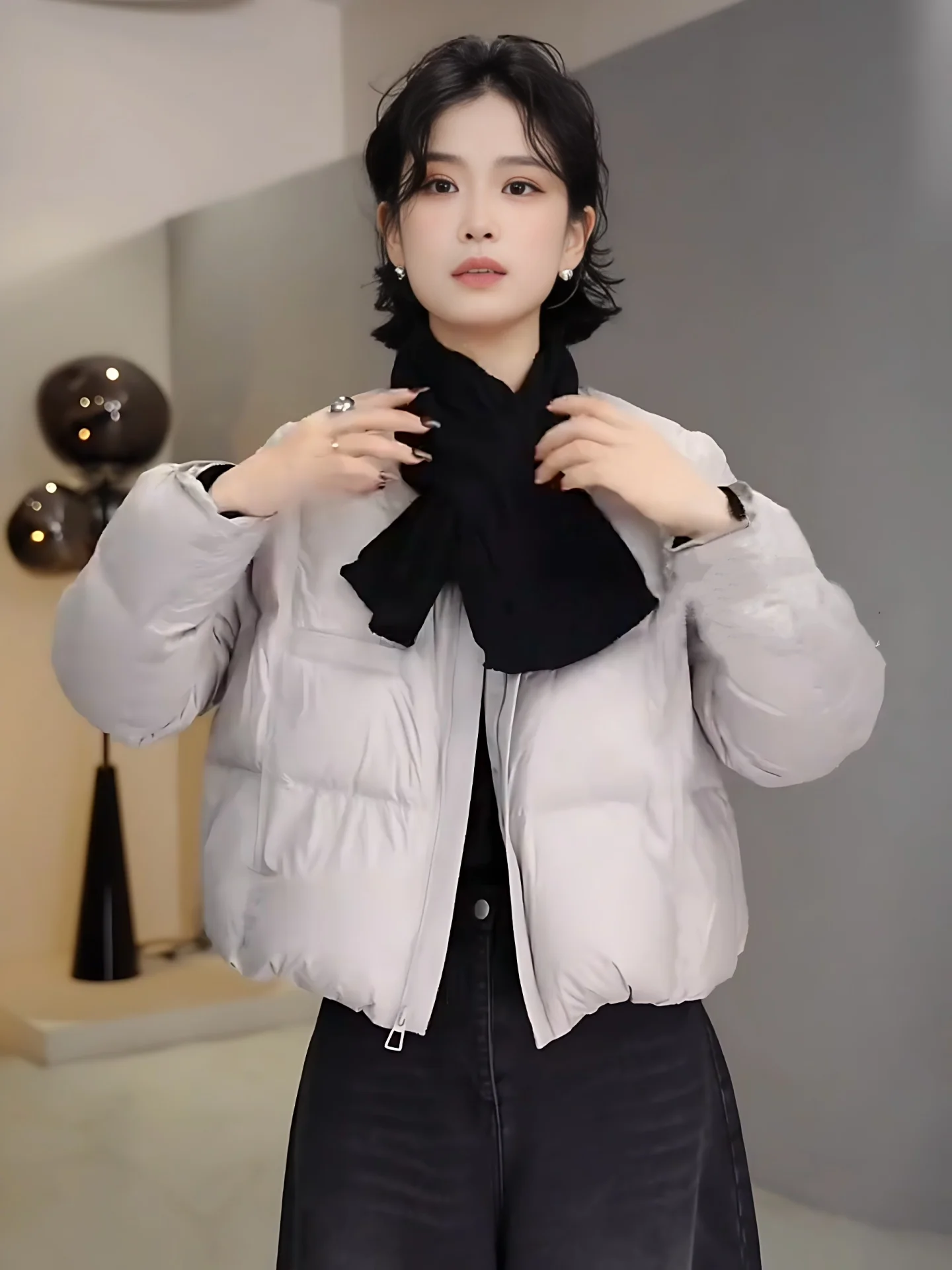 

Women's Short down Jacket 2026 Winter Fashion Thick Warm Duck down Bread Style Coat Korean Loose Fit Warmth Commute Style