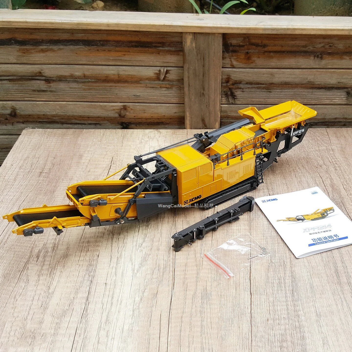 

Collectible Diecast Model 1:50 Scale XCMG XPF1214 Mobile Impact,Crusher Crushing Station Engineering Machinery Alloy Model Gift