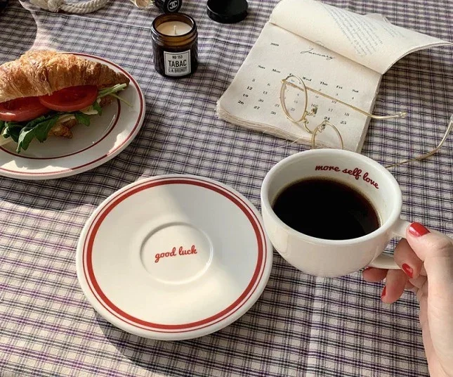 Sweet Heart Ceramic Coffee Cup with Red Line Letter Design Retro Style North European Single Piece Straight Drink Lid