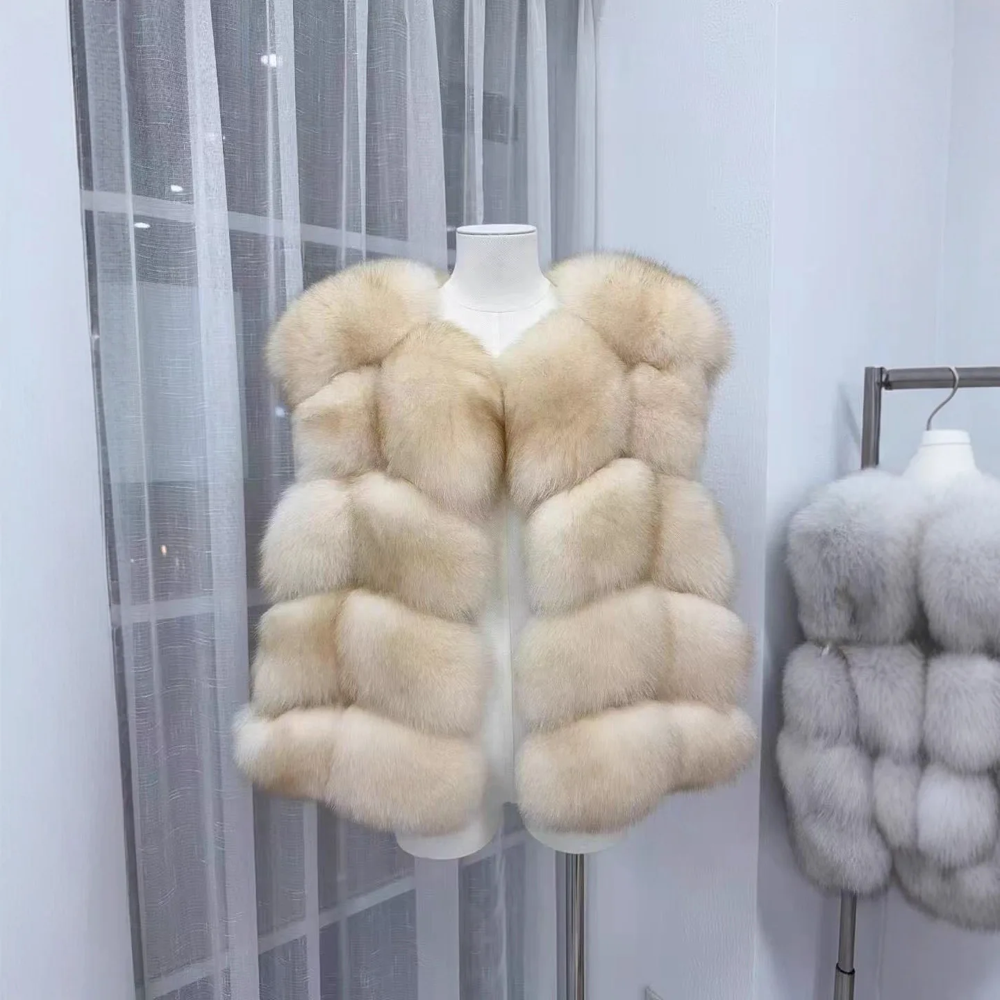 

True Fox Fur Vest Women's Back Fur Clip Leather Slimming 2025 Autumn Winter New Fashion Street Style No Sleeve round Neck