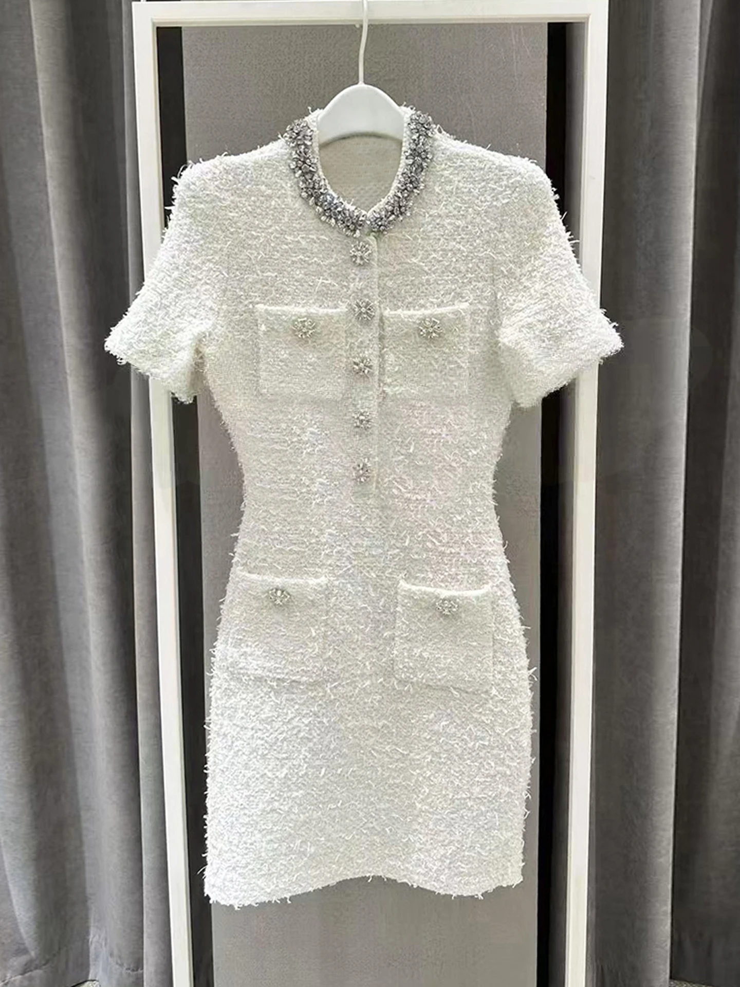 

High Waist Knitted ort Dr with Diamond Embelliment French Sle Ele Women's Faion Autumn Collection by SP Home Oil