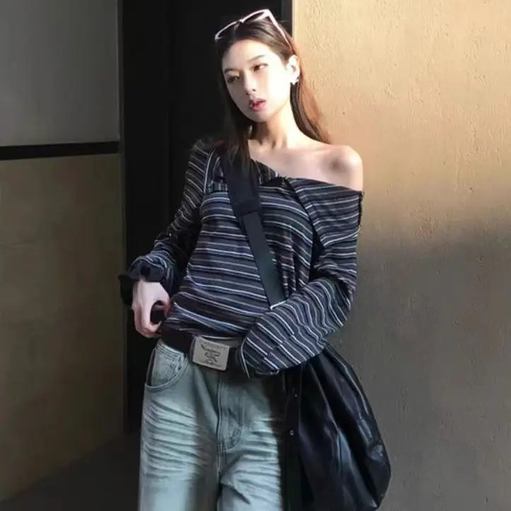 Damskie koszulki w paski na co dzień z odkrytymi ramionami, amerykański styl retro, długi rękaw, wyszczuplająca bluzka w stylu \"spicy girl\", obcisła bluzka Harajuku Y2k