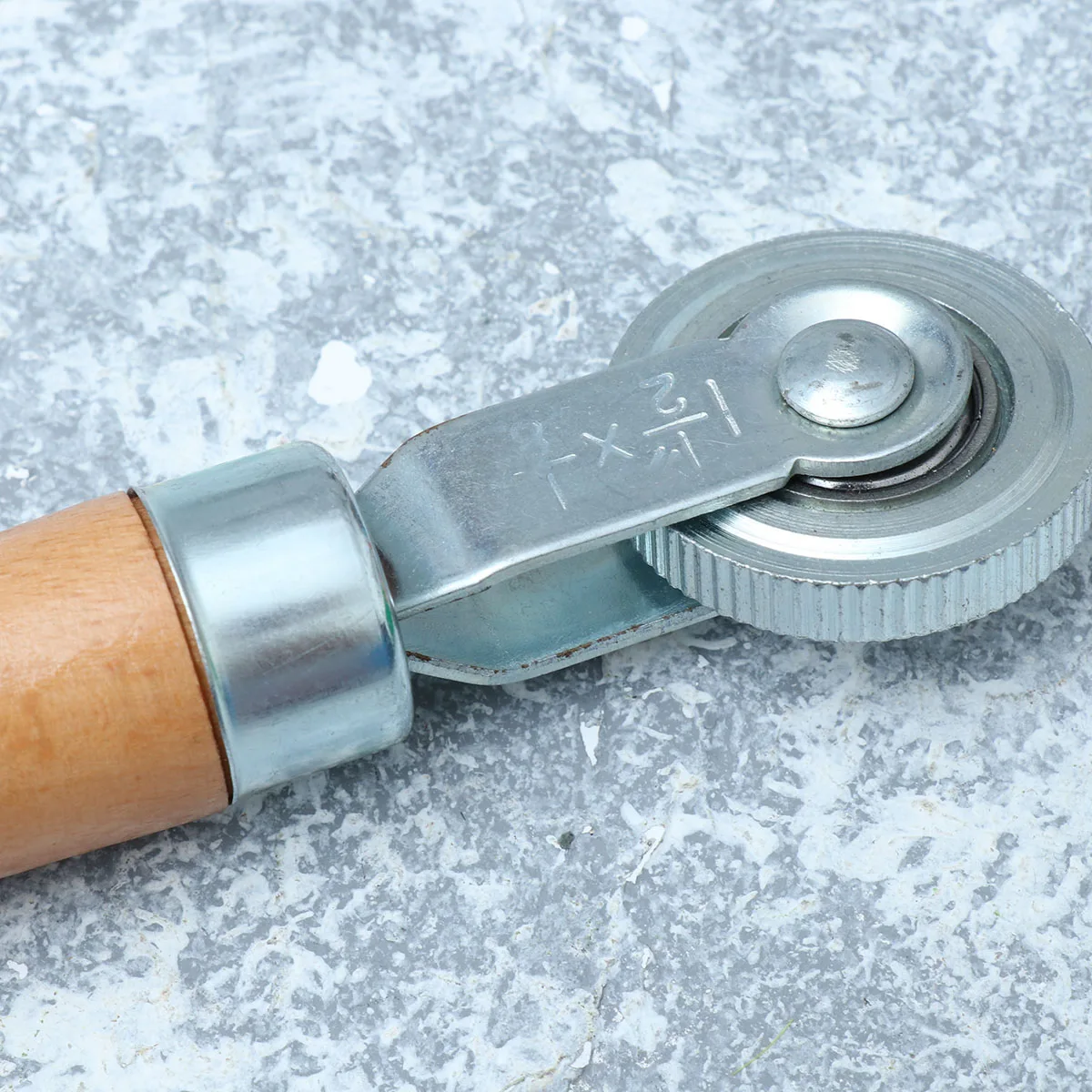 

Tire Patch Wooden Handle Car Tyre Car Tyre Repair Roller Bearing Design For Air Bearing Roller Removal Patch Adhesion