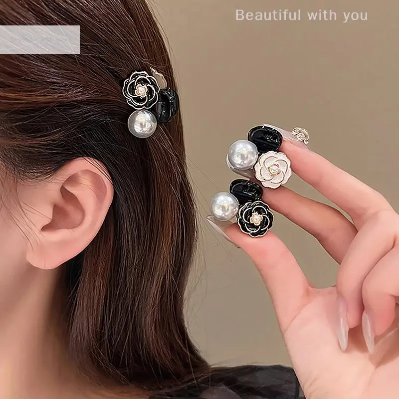 Vintage Camellia Pearl Mini Claw Clip Bangs Broken Hair Clip Black And White Temperament Girl Party Banquet Hair Accessories