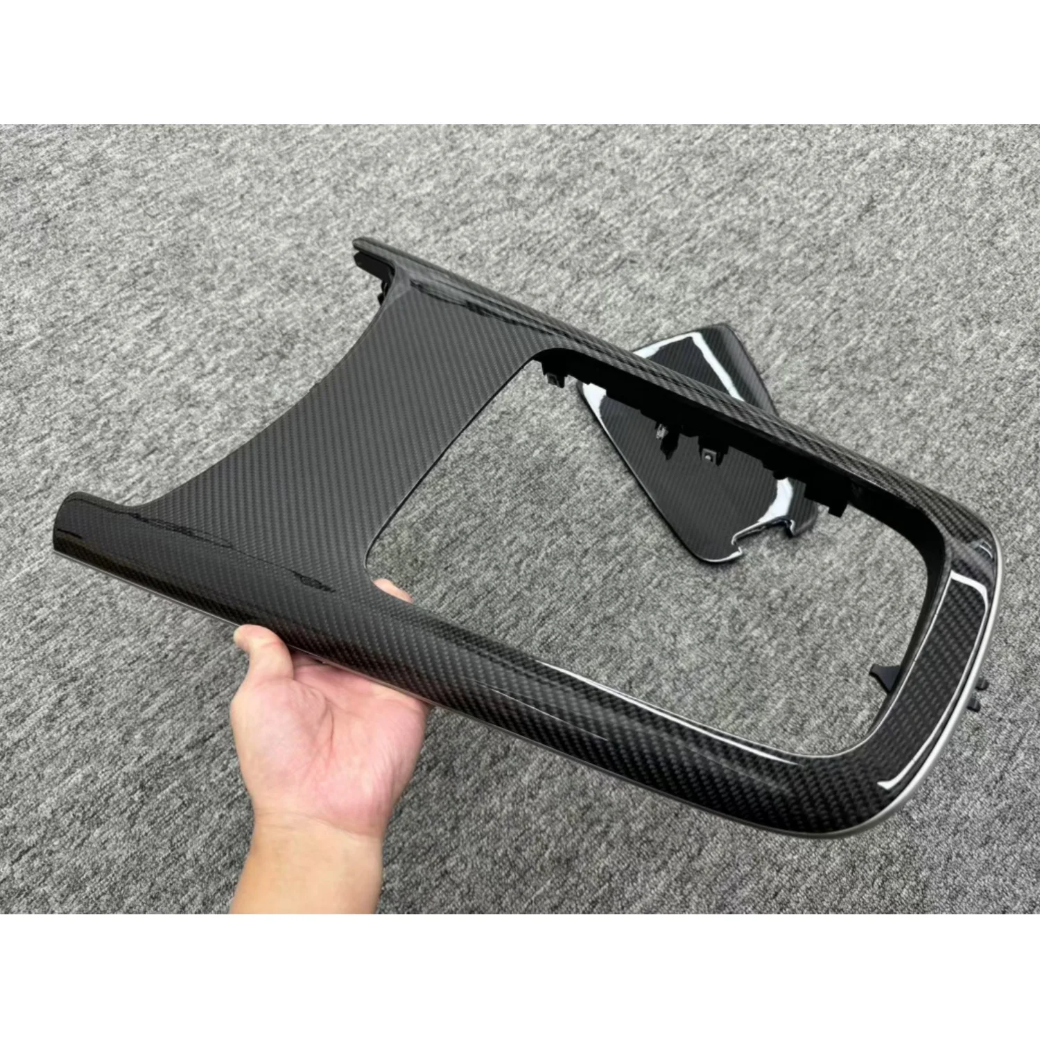 جودة عالية السيارات OEM الداخلية للوحة وحدة التحكم المركزية من ألياف الكربون E63 E53 W214 #3