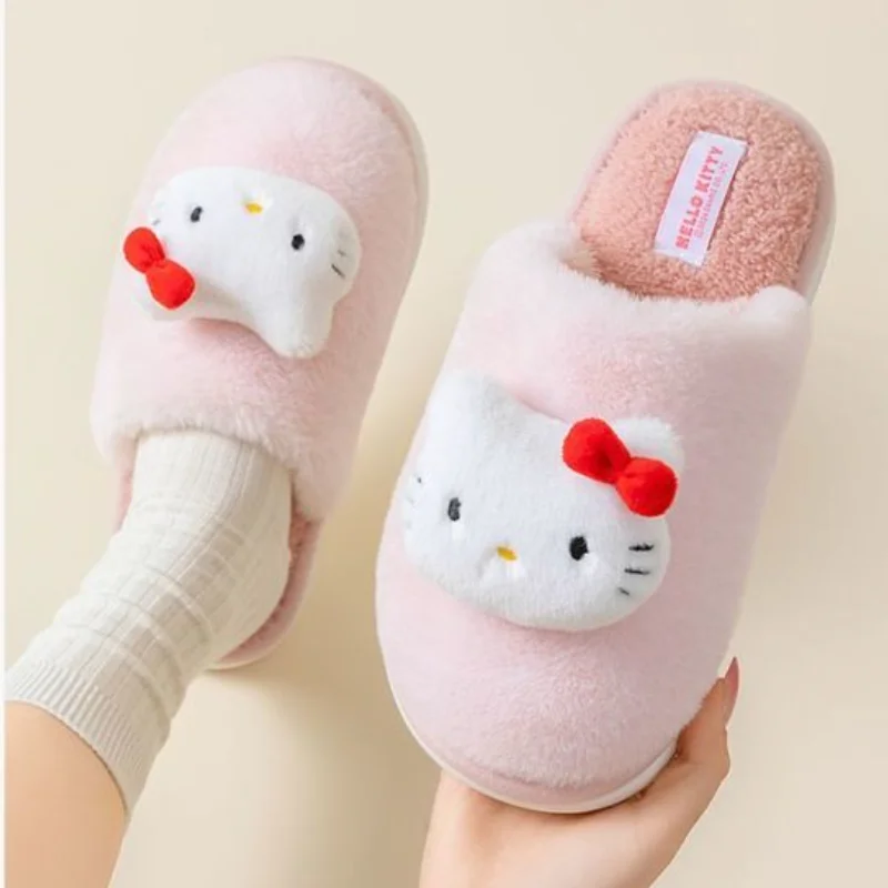 مرحبا كيتي كورومي سينامورول الكرتون النساء الشتاء المخملية سميكة المضادة للانزلاق النعال الاطفال الدفء لينة وحيد المنزل أحذية الملاعب المغطاة