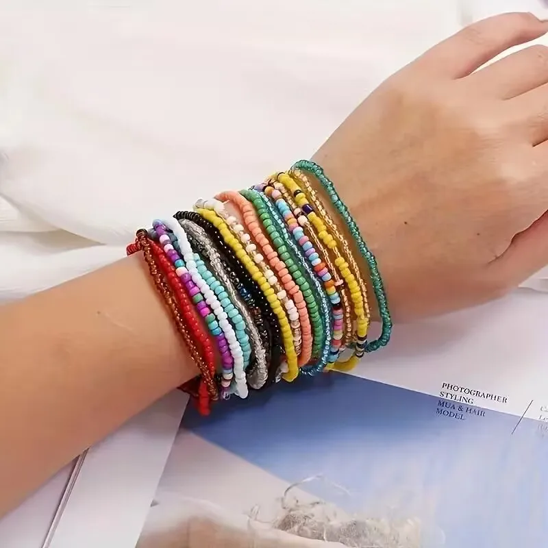 10Pcs/Set Bohemia Colorful Handmade Beaded Elastic Bracelet for Women Girl Multilayer Random Color Geometric Bracelet Beach Gift