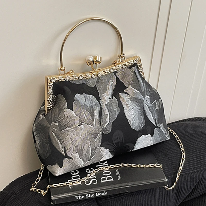 

Vintage Women Evening Shoulder Crossbody Bags Lock Shell Clip Designer Handmade Wedding Chic Clutch Lady Handbags And Purse