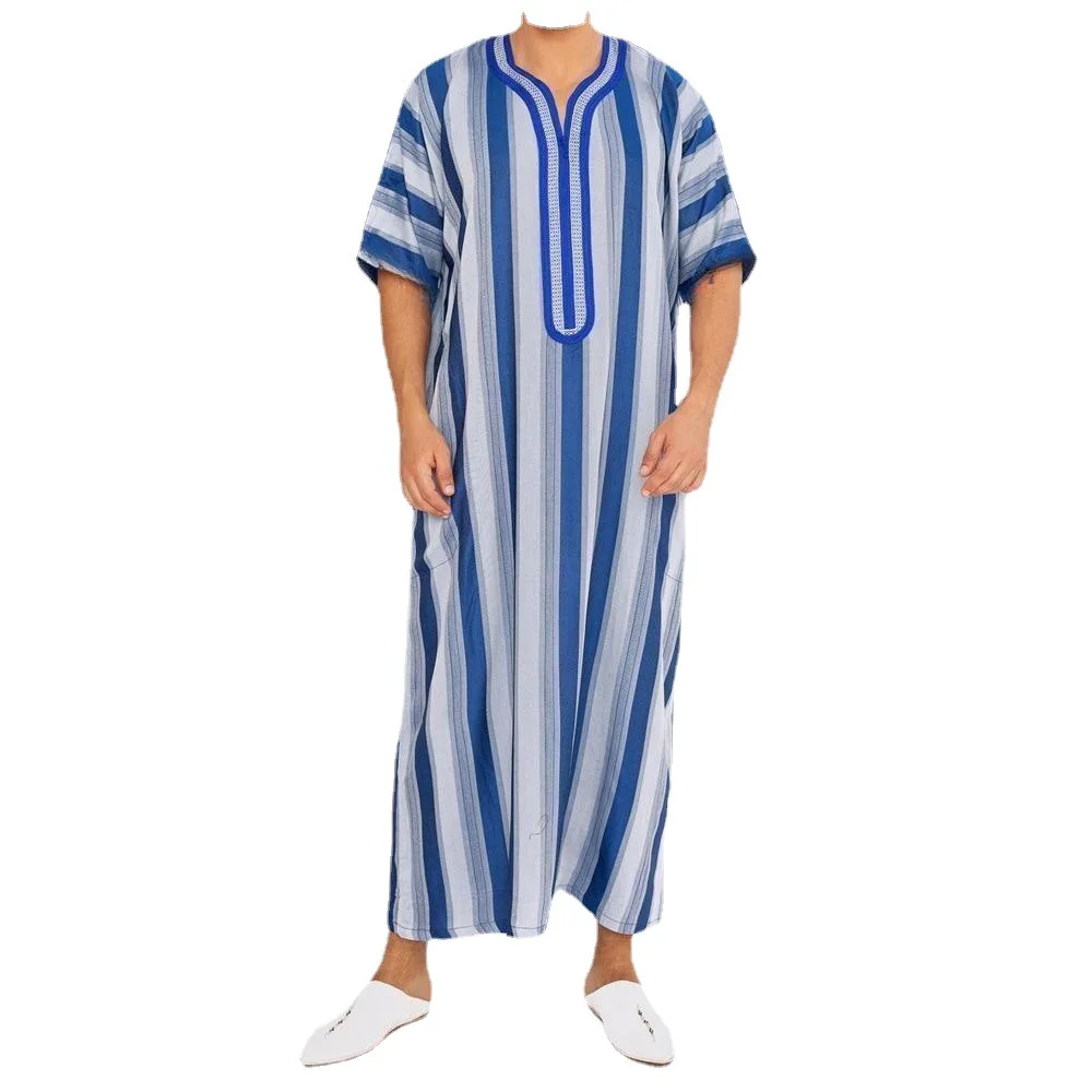 Homens de manga curta Vertical Listrado Kaftan Robe, Veste Árabe, Decote V, Botões, Islam Thobe, Dubai, Vestuário Árabe Muçulmano