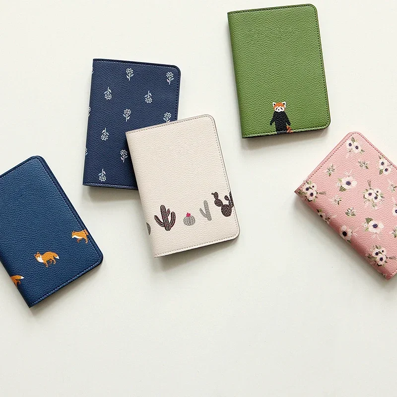 

Cartoon Passport Cover Cute Travel PU Leather Passport Holder Protector Organizer Document Business Credit ID Cards Wallets Bags