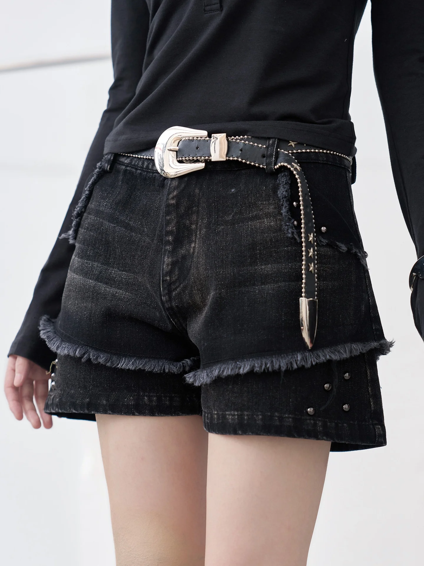 

Wan You Gravity Museum Rock Opera Women's Short Jeans Summer Loose Fit Moderate Hardness Non-Stretch Washed Frayed Denim