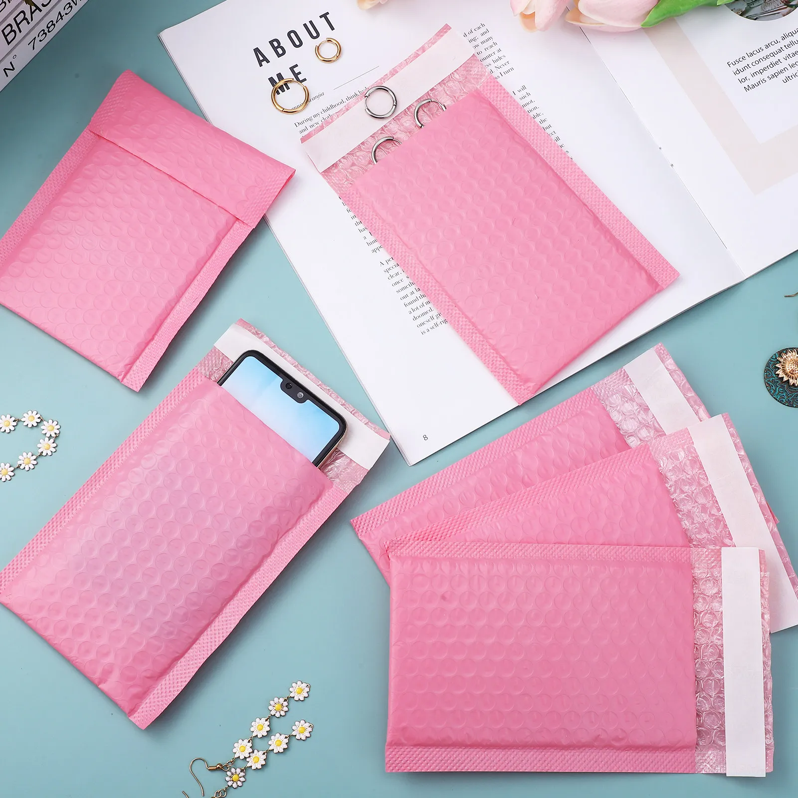 

30Pcs Packing Envelopes Bubble Padded Self-Sealing Strips Multi-Use Shipping Envelopes for Documents Accessories Lightweight