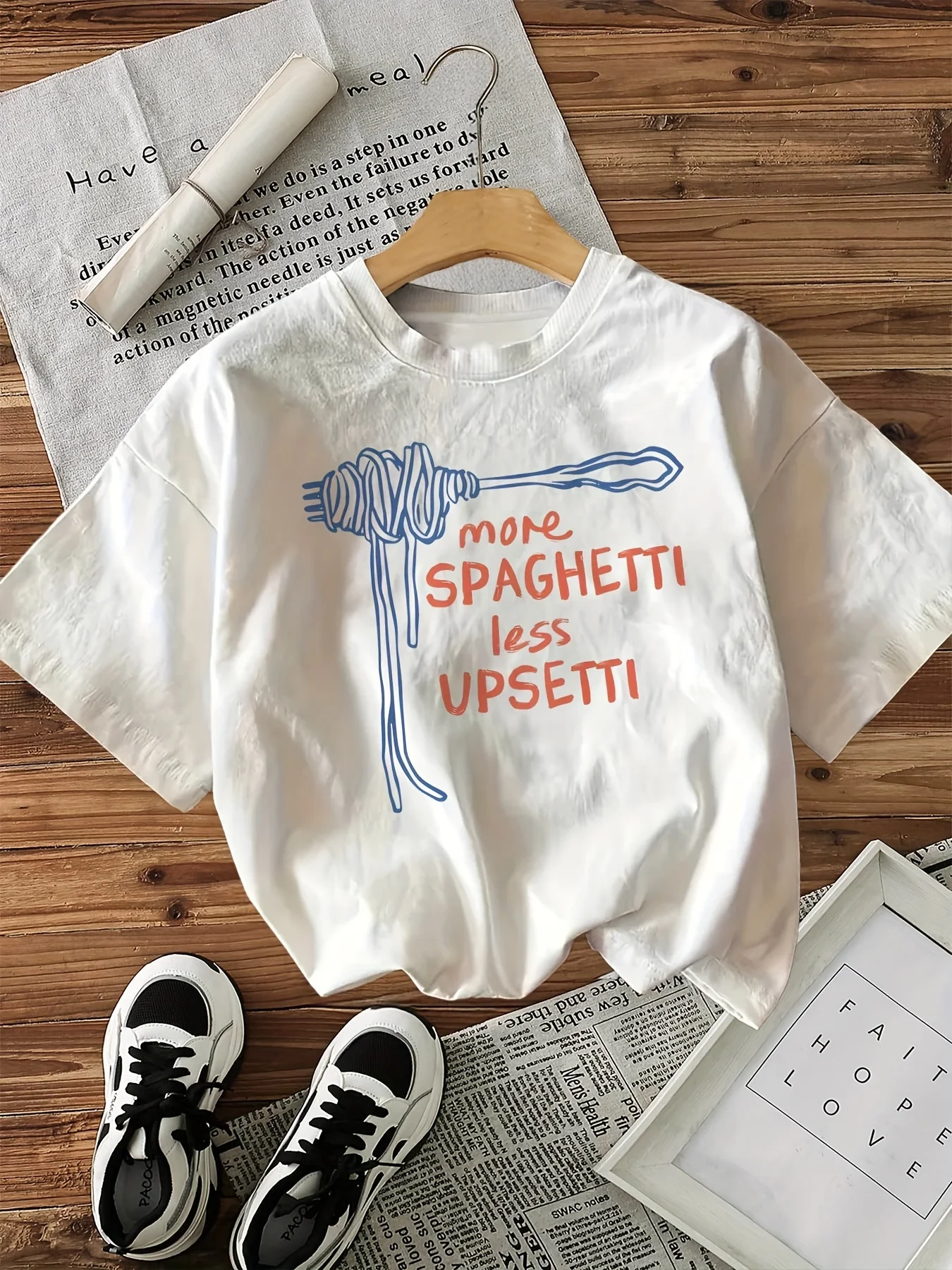 Hemd aus 100 % Baumwolle im Y2K-Stil mit Spaghetti „More Spaghetti Less Upsetti“, bedruckt auf einem kurzärmligen Rundhals-T-Shirt