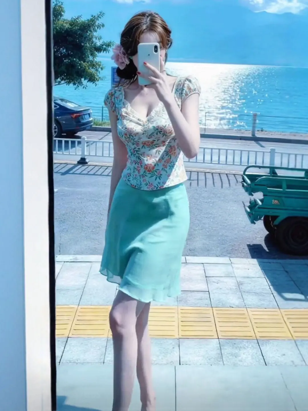 

Комплект из топа и юбки с цветочным принтом в корейском стиле, удобный костюм из двух предметов с короткими рукавами и V-образным вырезом для женщин, летний модный наряд