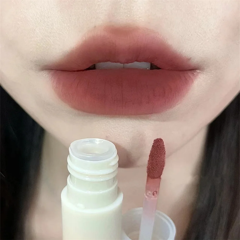 Oulesong Hoogwaardige Gladde Applicatie Trendy Best Verkochte Satijnen Afwerking Must-Have Gladde Applicatie Lippenstift Lip Make-Up