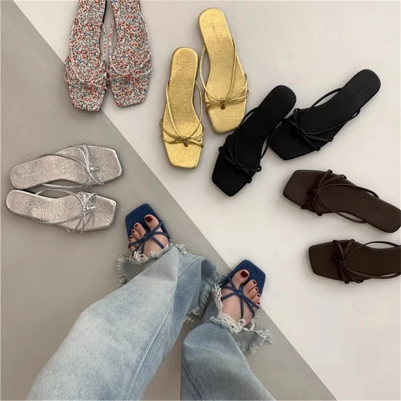 2024 Summer Designer Women Slippers Fashion Casaul Clip Toe Sandals Ladies Comfortable Beach Vacation Slides Shoes