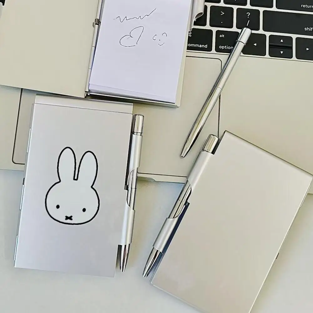 ミッフィー ポータブル アルミニウム合金製ノートブックはコンパクトでミニなので、ペン、ノート、ポケットブック、空白のスペースを持ち運べます。