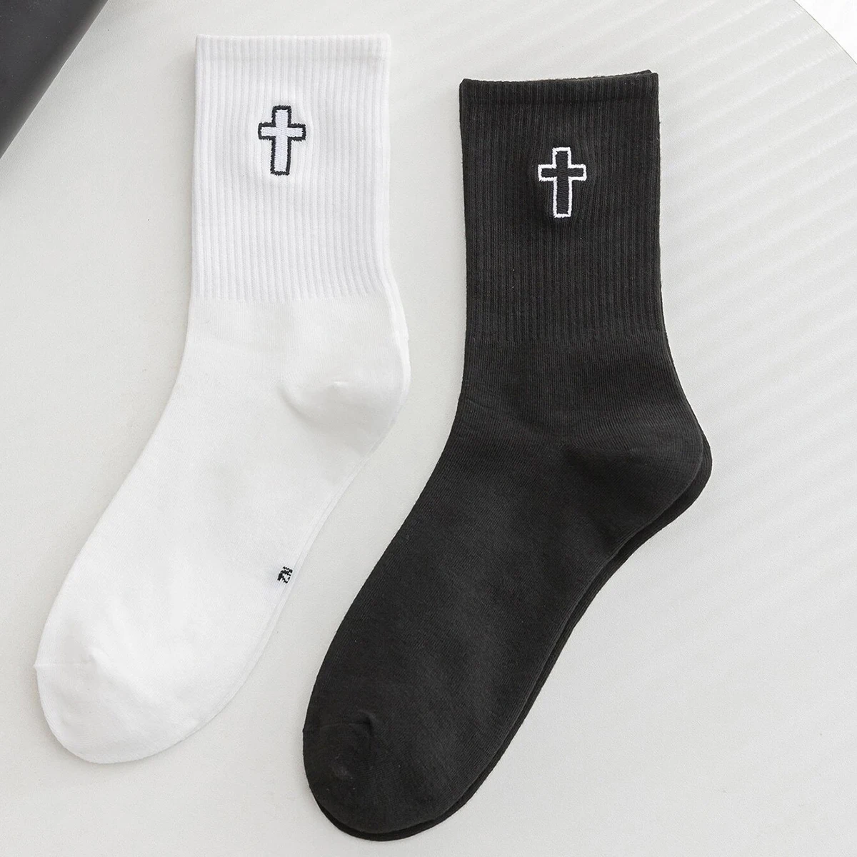 5/10 Pairs Crew Socks with Cross Pattern, Comfort, Breathability, Moisture Absorption, and Sweat Wicking