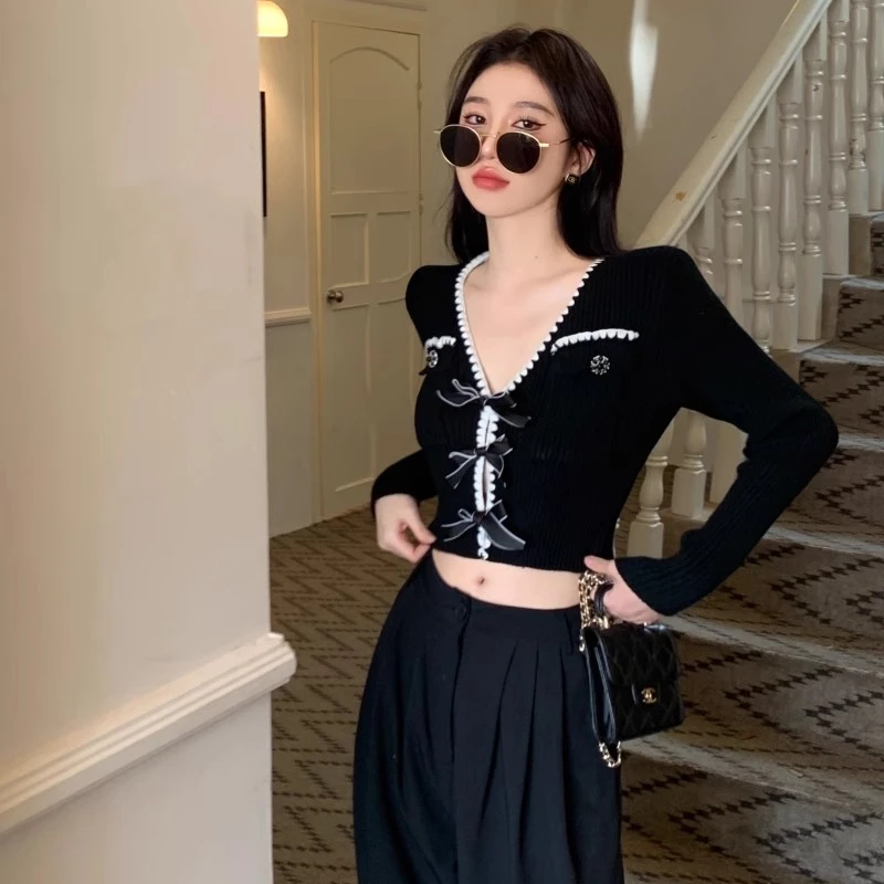 2025 musim semi baru wanita kardigan rajut pendek sweter hitam kancing busur leher V manis Fashion elegan pakaian rajut ramping lengan panjang