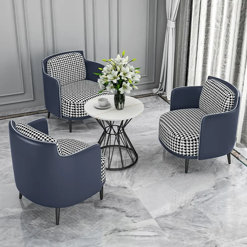 Leichte Luxus-Empfangsverhandlungstisch- und Stuhlkombination im Designer-Freizeithotel