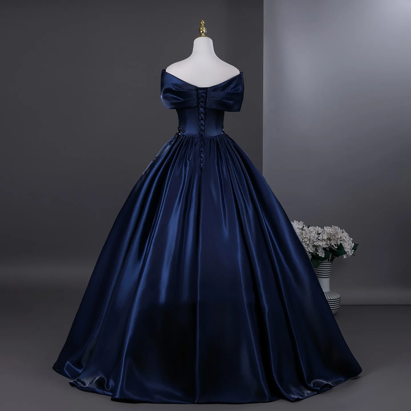 Customized Ball Gown Quinceanera Dresses Beads Prom Evening Birthday Party Gowns Formal Vestido De Anos Sweet 16