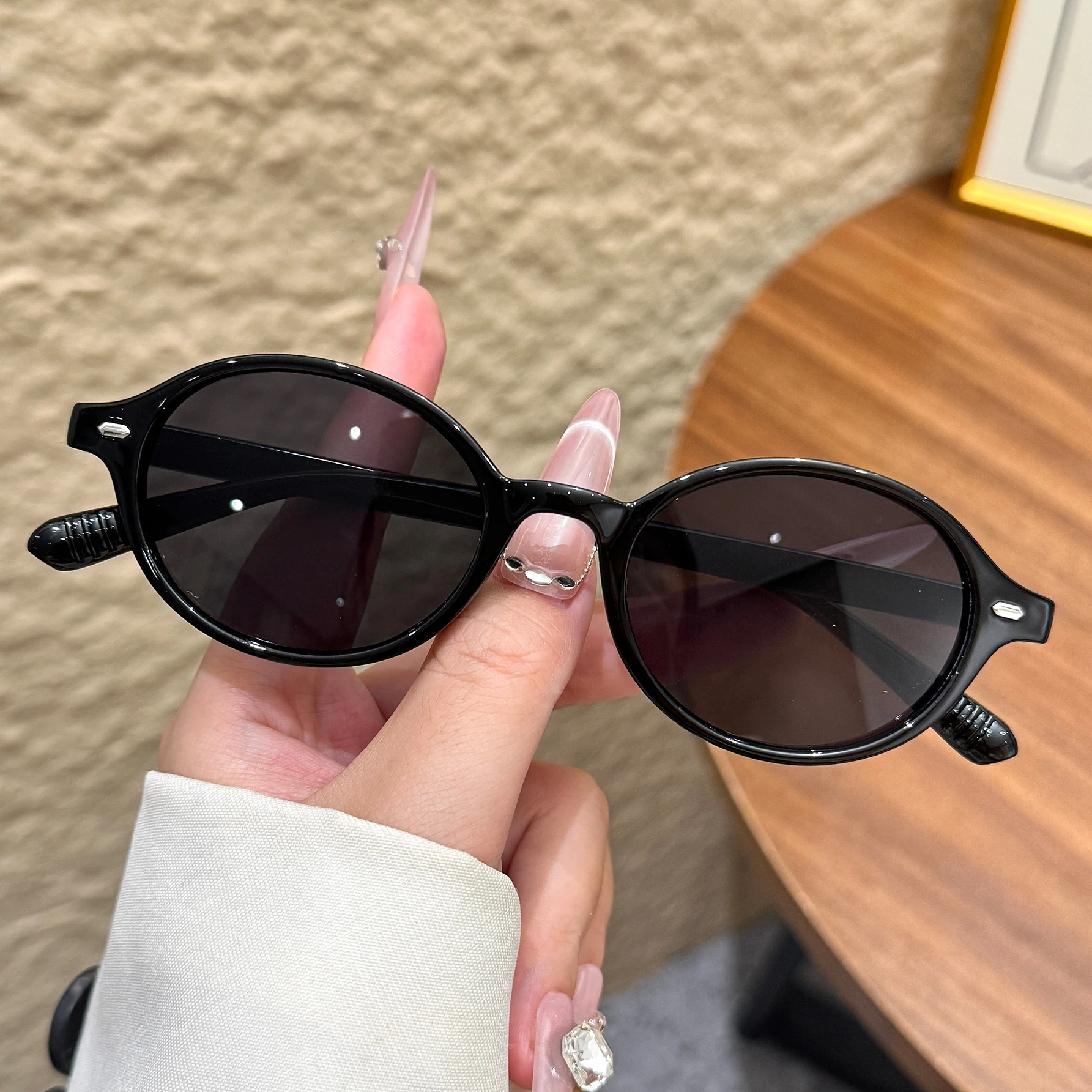 1 Stück neue ovale Retro-Sonnenbrille für Damen, kleine rechteckige Sonnenbrille der Luxusmarke für Damen, kleine ovale Brille
