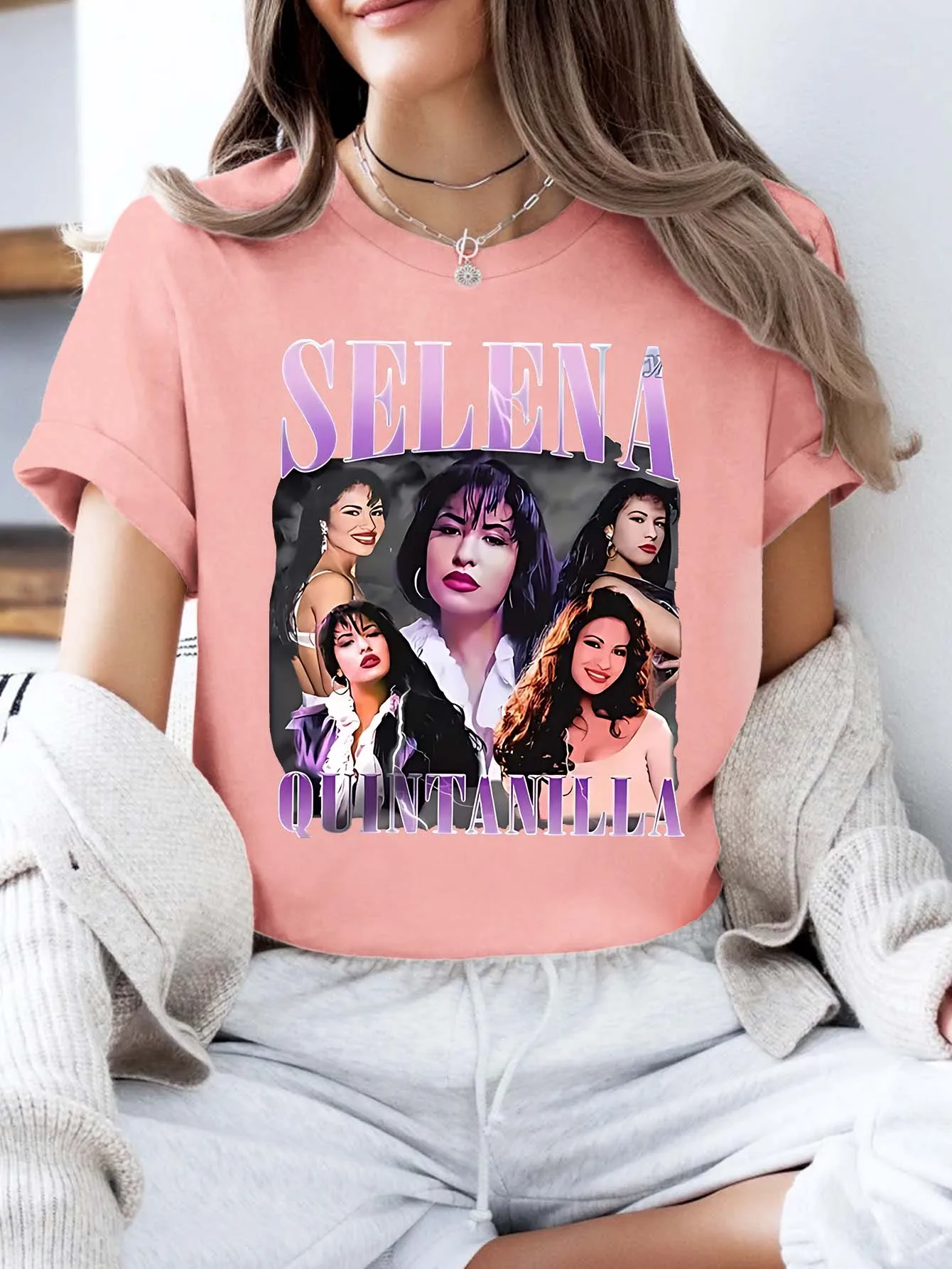 

Plus - Size Retro Nostalgia Graphic Tee - Vintage Music Icon Black Short - Sleeve