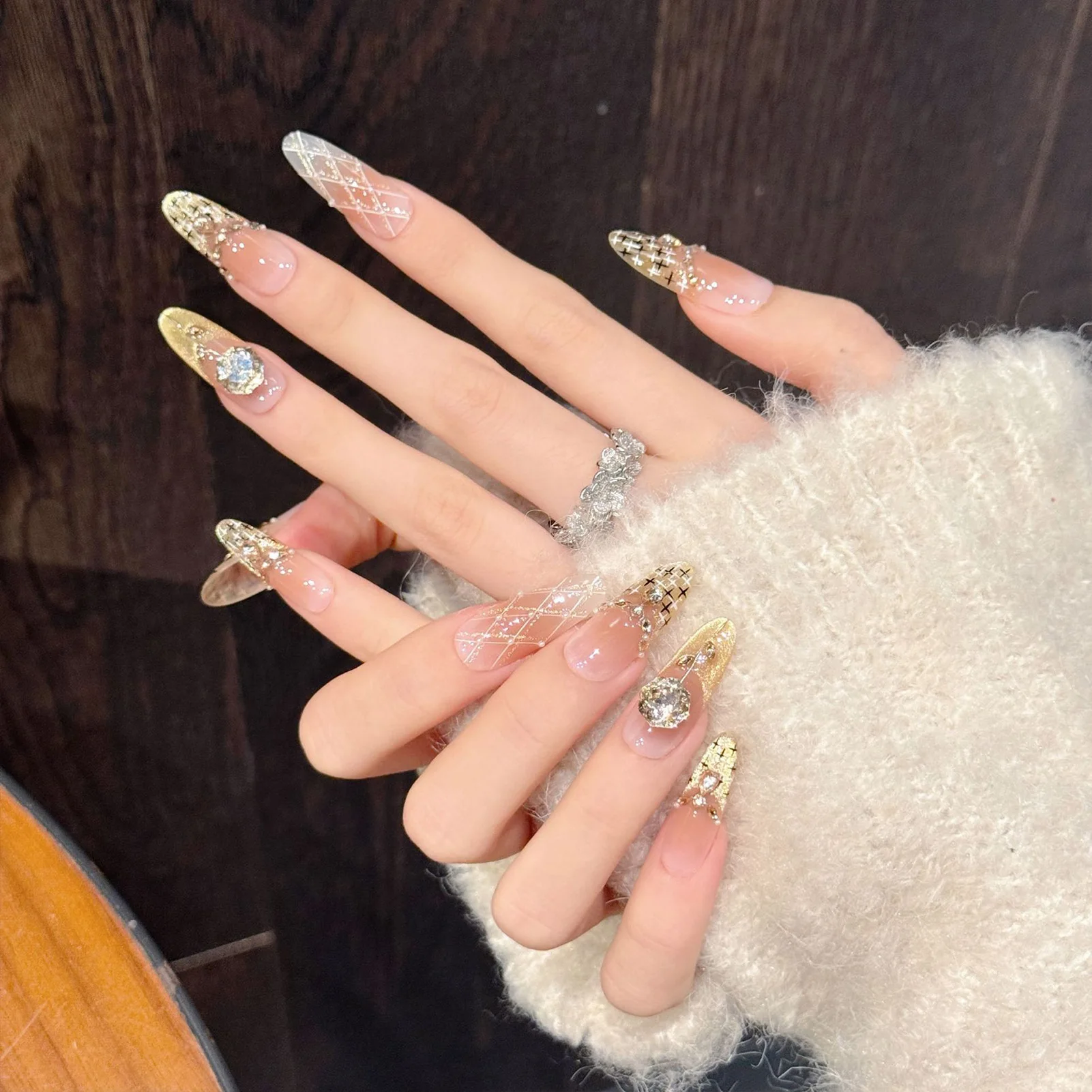 10pcs Handmade Press On Nails 3D Zircon Diamond Butterfly False Nails Decor Almond Wearable Cat's Eye Light Luxury Fake Nail Tip