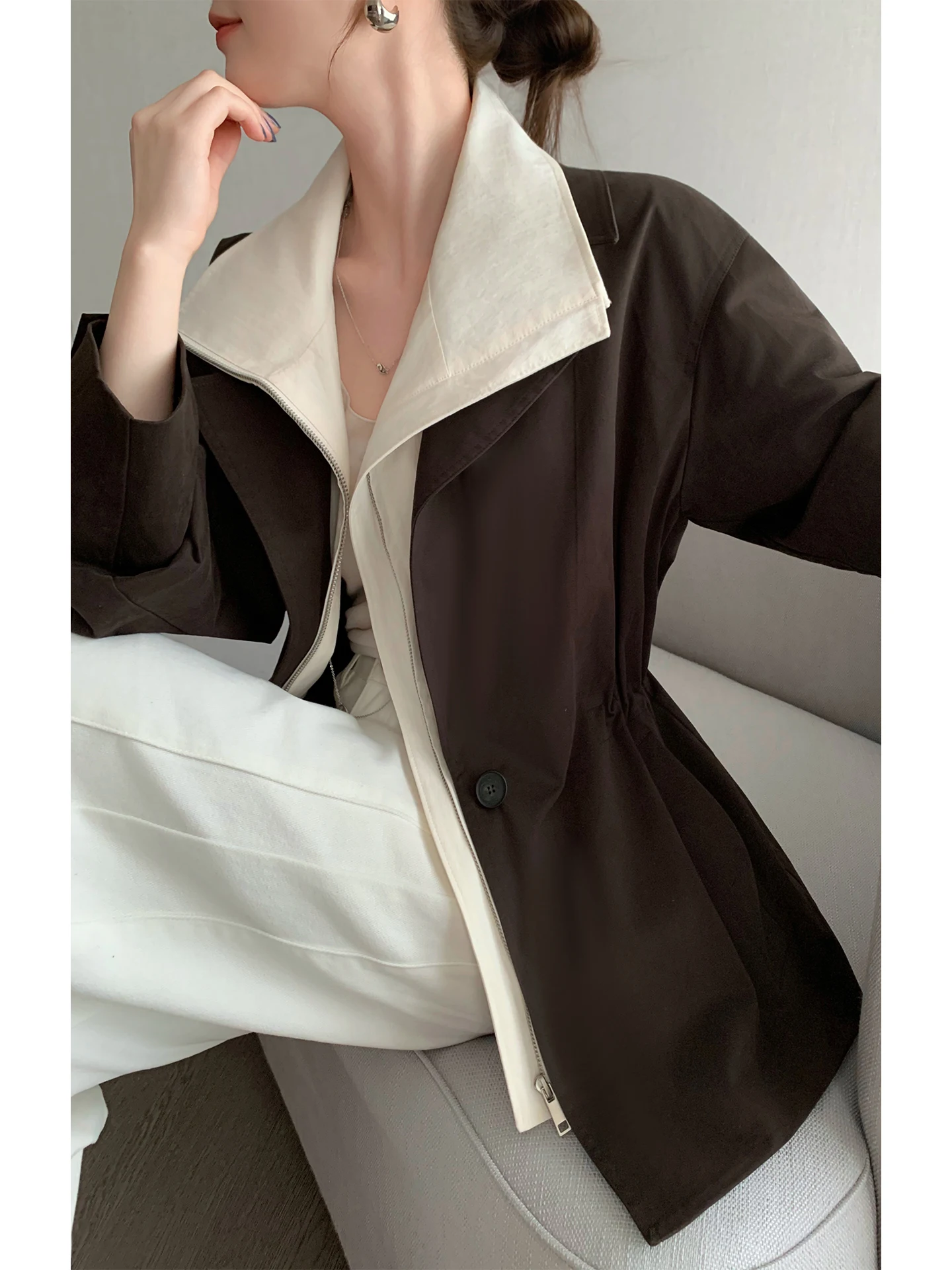 

Double Layered Retro Sle Women's Jaet with Waist Cinching And Collar Stand out Color Slimming Faux Leather Top Coat