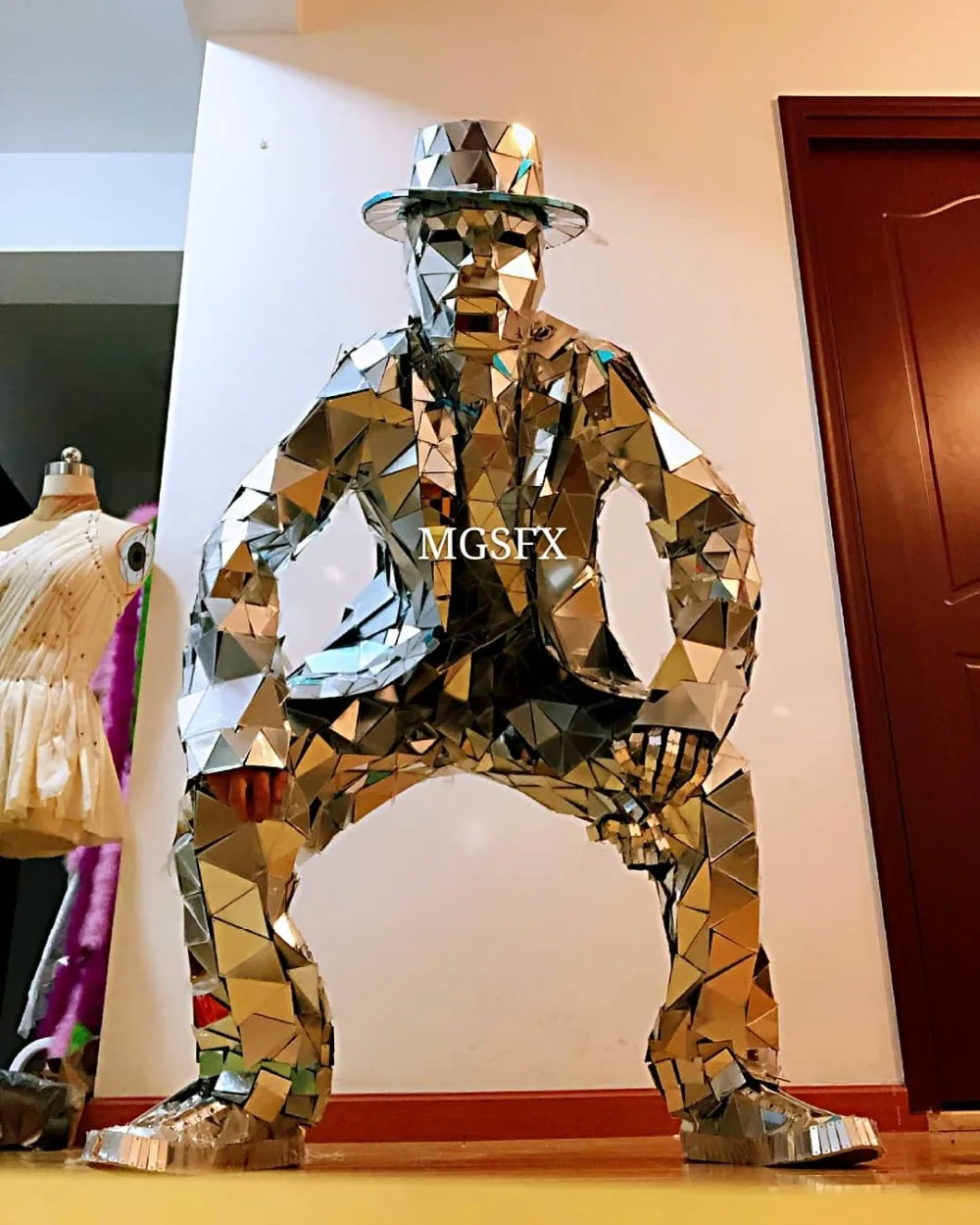 

Super Cool Hand Made Mirror Man Costume Events Show Suit Golden Silver Stage Performance Clothing